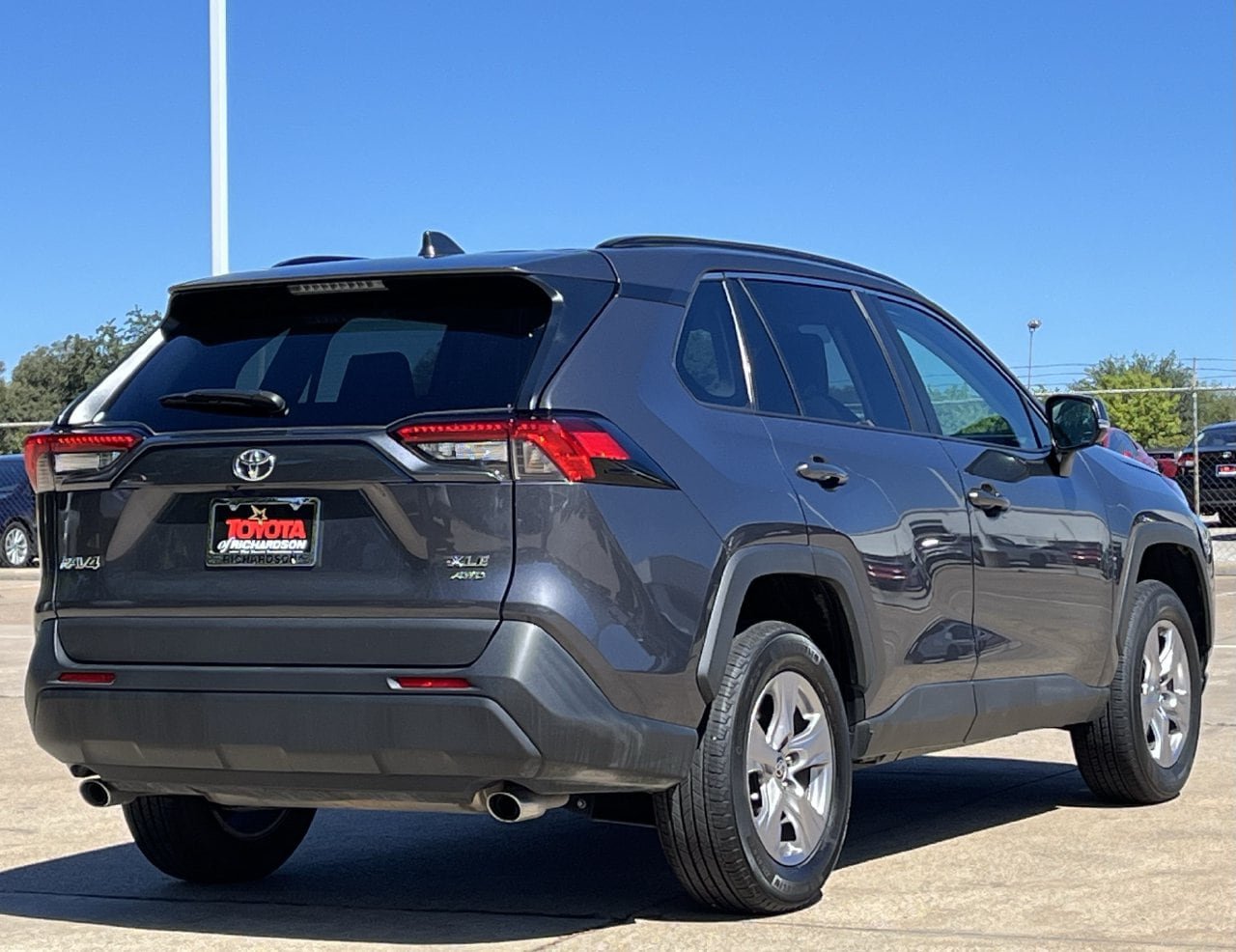 Used 2025 Toyota RAV4 XLE AWD/4WD image 4