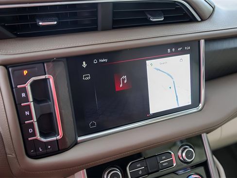 Used 2023 GMC Yukon Denali w/ Advanced Technology Package image 19