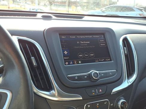 Used 2022 Chevrolet Equinox LT image 11