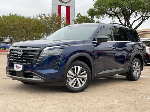 New 2026 Nissan Pathfinder SL FWD image 2
