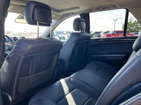 Used 2010 Mercedes-Benz ML 350 2WD w/ Premium 2 Pkg image 22