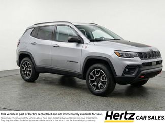 Used 2025 Jeep Compass Trailhawk video 1