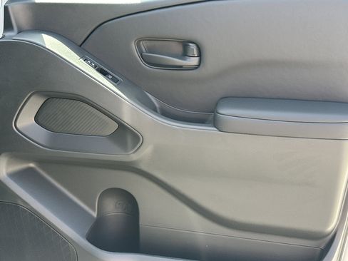 New 2026 Nissan Frontier S image 14