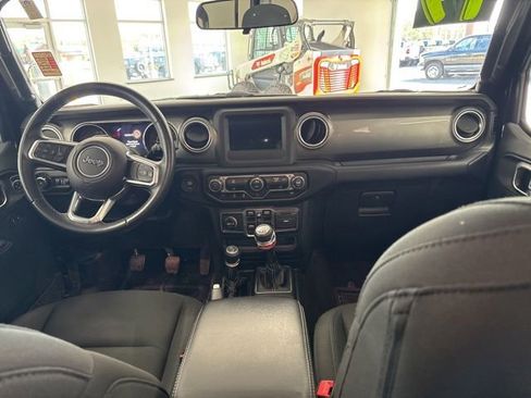 Used 2019 Jeep Wrangler Unlimited Sahara AWD/4WD image 2