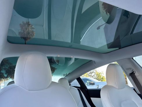 Used 2018 Tesla Model 3 Long Range image 16