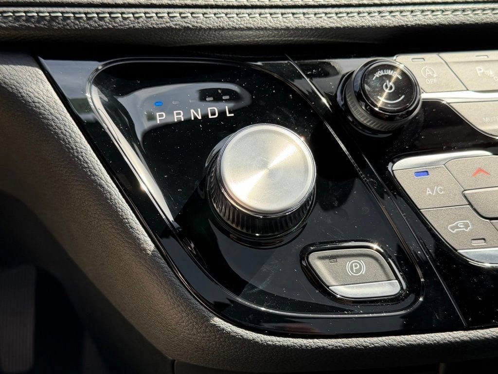New 2026 Chrysler Pacifica Select FWD image 21
