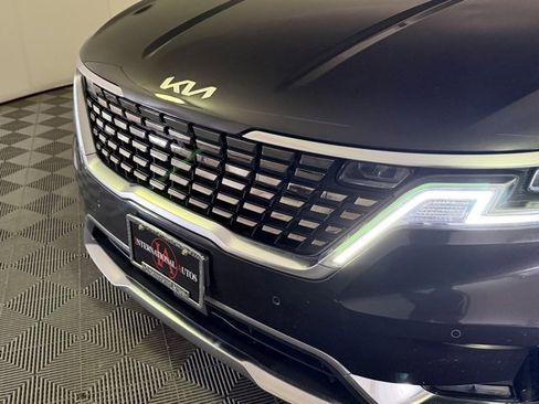 Used 2022 Kia Carnival SX image 11