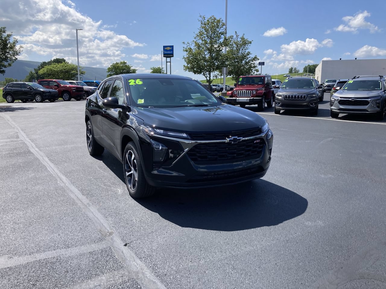 New 2026 Chevrolet Trax RS w/ Sunroof Package FWD image 1