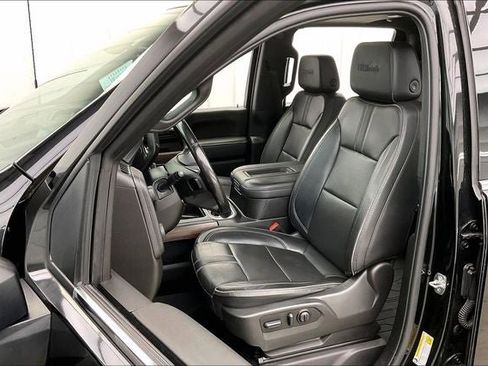 Used 2022 Chevrolet Silverado 3500 High Country AWD/4WD image 8