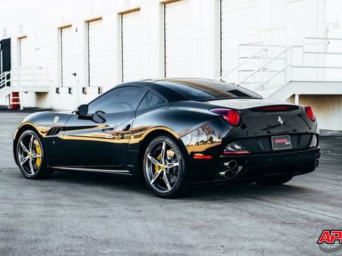 Used 2014 Ferrari California image 41