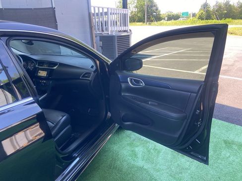 Used 2018 Nissan Sentra SR w/ Premium Package (P02) FWD image 35