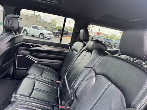 Used 2024 Jeep Wagoneer Series II AWD/4WD image 35