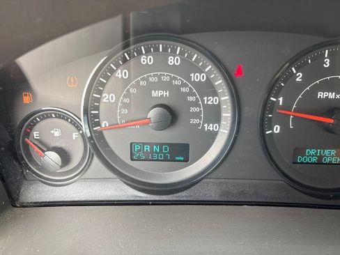 Used 2006 Jeep Grand Cherokee Laredo AWD/4WD image 8