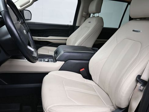 Used 2023 Ford Expedition Platinum image 10