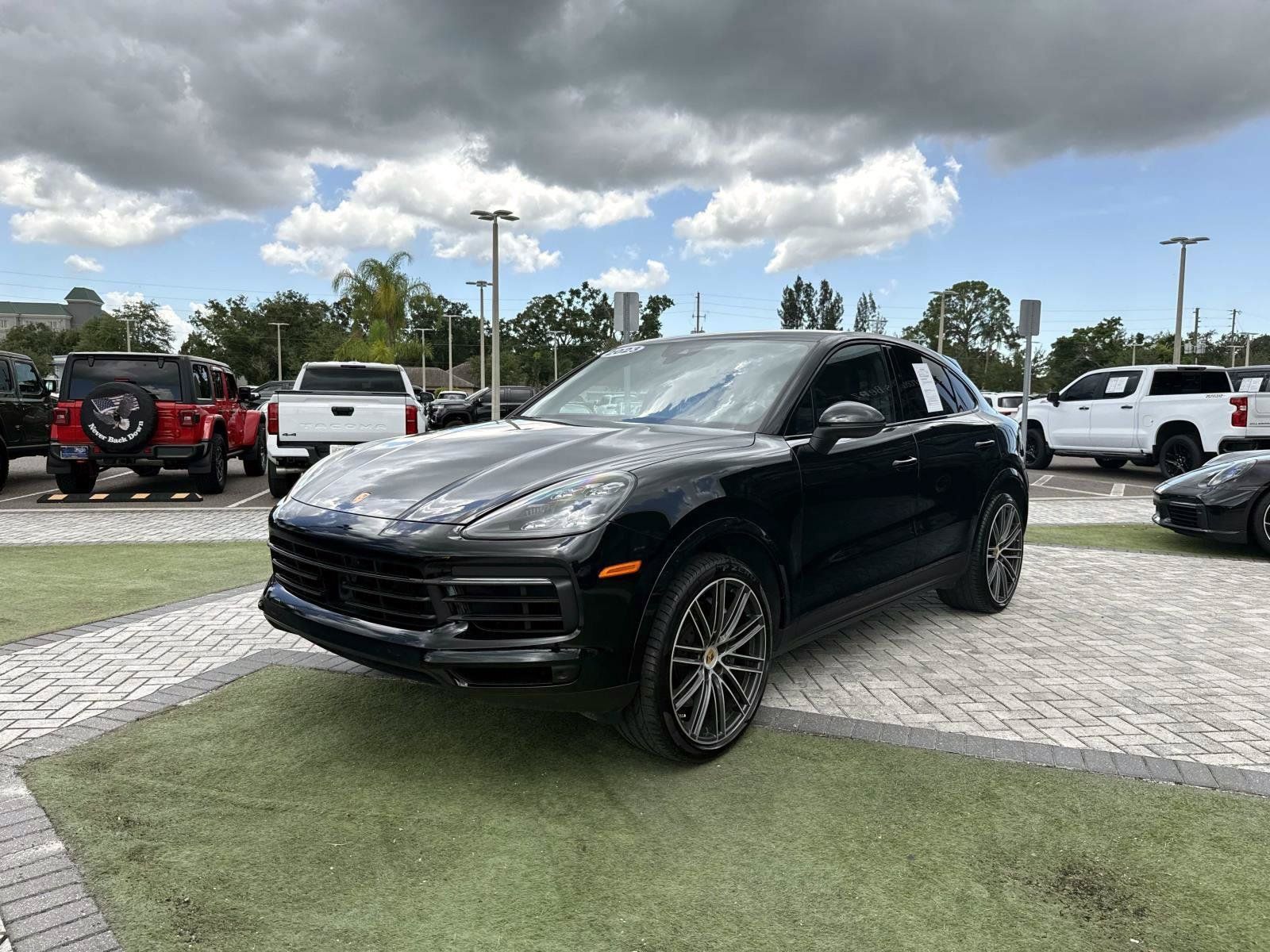 Used 2023 Porsche Cayenne Coupe AWD/4WD image 3