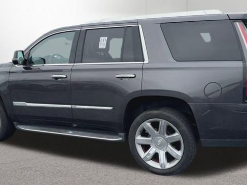 Used 2018 Cadillac Escalade Premium Luxury AWD/4WD image 6