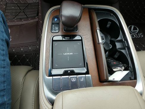 Used 2018 Lexus LS 500 AWD w/ Interior Upgrade Package image 16