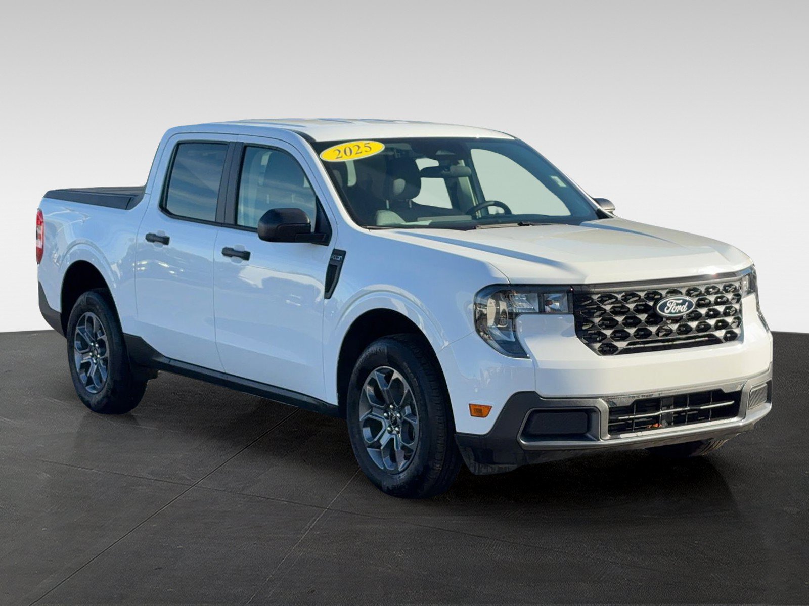 Used 2025 Ford Maverick XLT w/ Equipment Group 301A AWD/4WD image 3