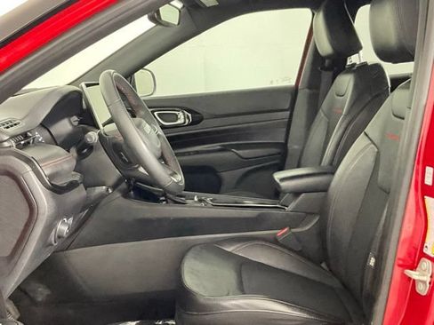 Used 2023 Jeep Compass Trailhawk AWD/4WD image 10