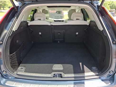 Certified 2024 Volvo XC60 T8 Plus w/ Protection Package Premier AWD/4WD image 29