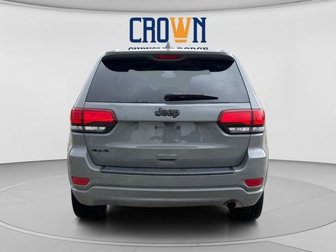 Used 2021 Jeep Grand Cherokee Laredo X AWD/4WD image 4