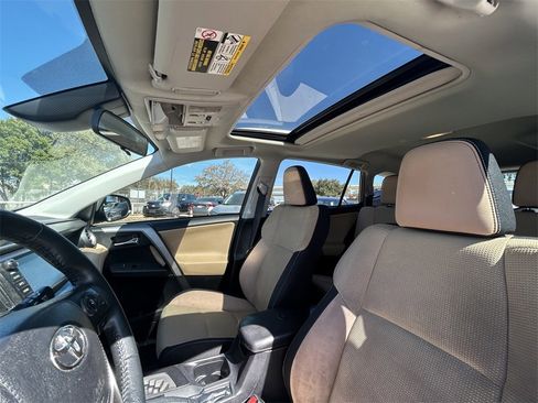 Used 2018 Toyota RAV4 XLE image 12