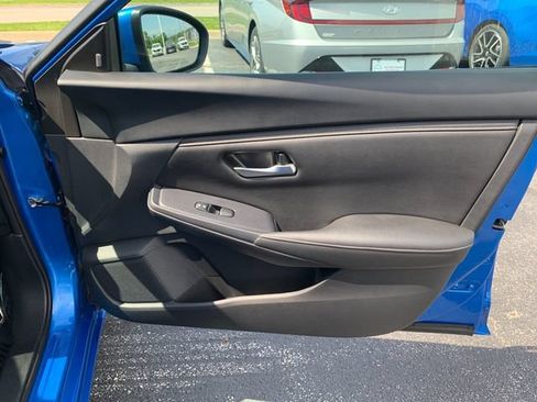 Used 2023 Nissan Sentra SV FWD image 18