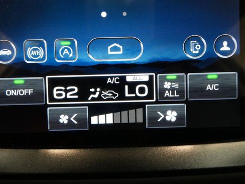 Used 2024 Subaru Crosstrek 2.5i Limited w/ Crosstrek Mirror Package image 33