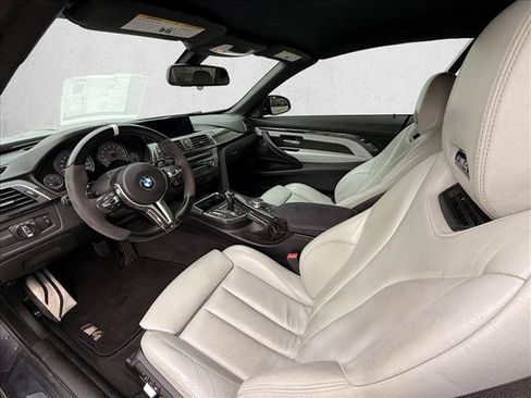 Used 2017 BMW M4 Convertible RWD image 21