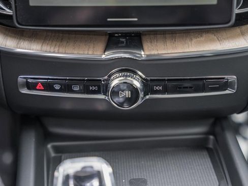 New 2026 Volvo XC60 B5 Plus w/ Protection Package Premier image 23