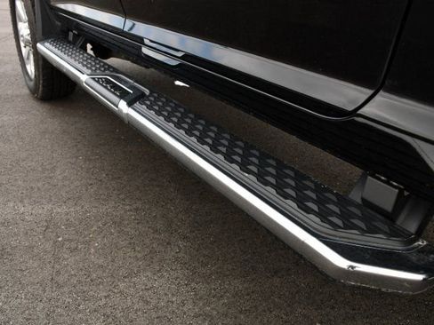 Used 2024 RAM 2500 Laramie w/ Sport Appearance Package image 24