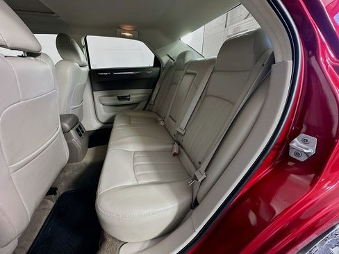 Used 2009 Chrysler 300 C image 23