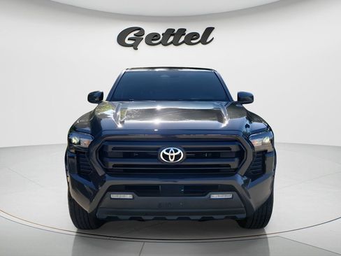 Certified 2025 Toyota Tacoma SR5 AWD/4WD image 2