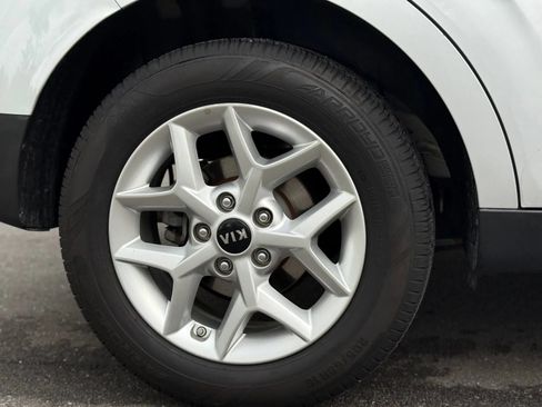 Used 2020 Kia Soul S FWD image 13