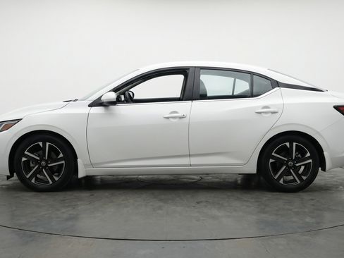 Used 2025 Nissan Sentra SV image 5