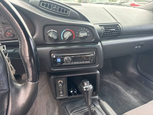 Used 1994 Chevrolet Camaro Z28 RWD image 17