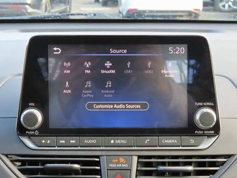 Used 2022 Nissan Altima 2.5 SV image 18