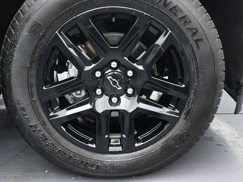 Used 2026 Chevrolet Silverado 1500 Custom RWD image 16