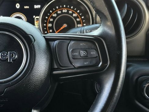 Used 2021 Jeep Gladiator Sport image 16