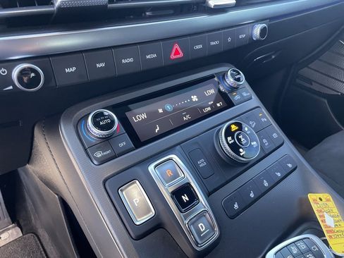 Used 2024 Hyundai Palisade Calligraphy image 15