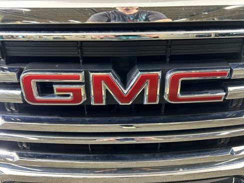 Used 2023 GMC Acadia SLE w/ Driver Convenience Package AWD/4WD image 10
