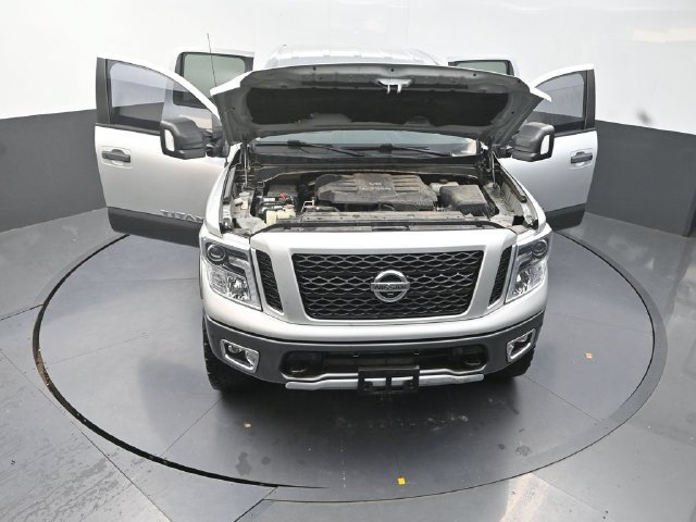 Used 2018 Nissan Titan PRO-4X w/ Pro-4x Convenience Package AWD/4WD image 40