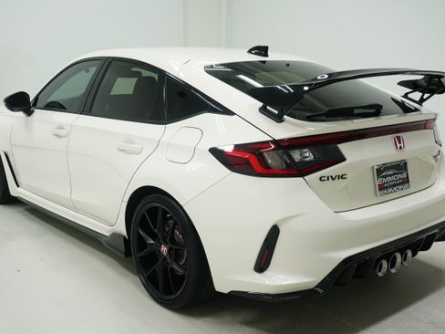 Used 2025 Honda Civic Type R image 6