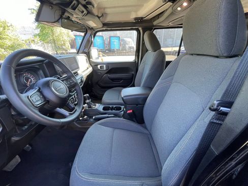 Used 2025 Jeep Wrangler Unlimited Sport AWD/4WD image 25