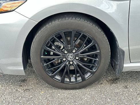 Used 2020 Toyota Camry SE FWD image 13