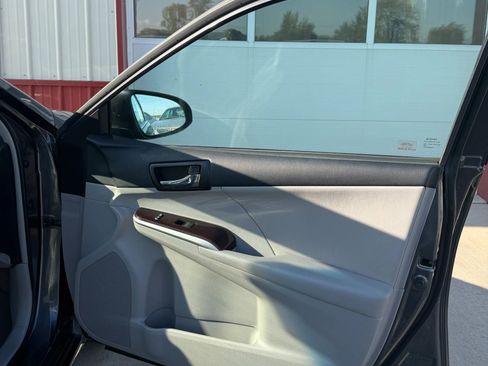 Used 2012 Toyota Camry XLE FWD image 17