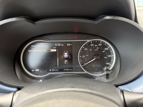 Used 2025 Nissan Versa SV w/ Trunk Package image 21