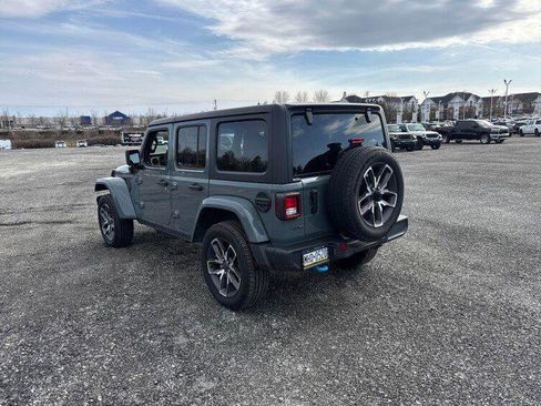 Used 2024 Jeep Wrangler Sport S image 4