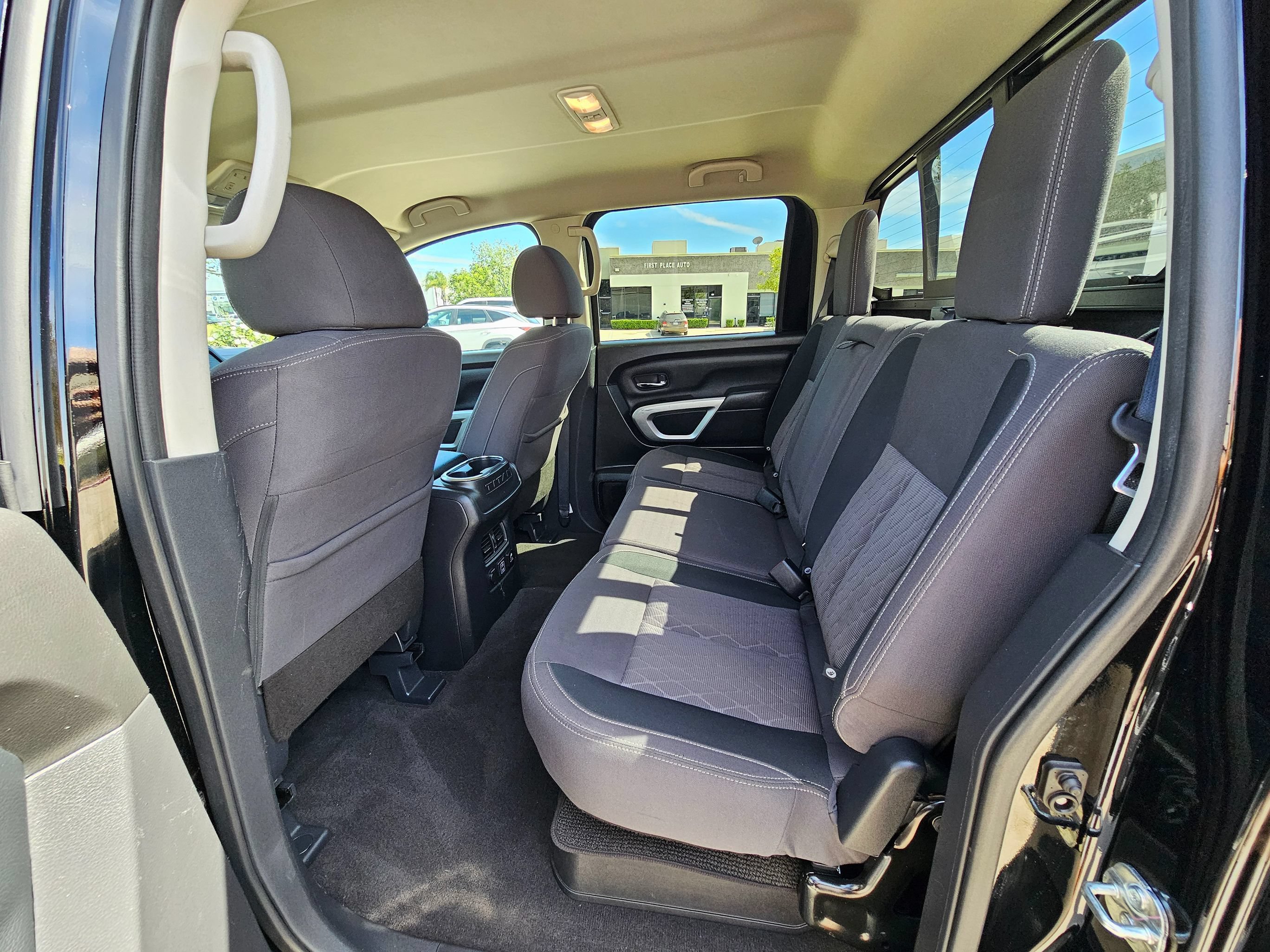 Used 2024 Nissan Titan SV w/ SV Convenience Package RWD image 18
