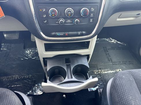 Used 2015 Dodge Grand Caravan SE w/ Quick Order Package 29E SE FWD image 14